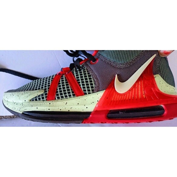Nike LeBron Witness 7 Sneakers Men\'s Size 8 Alligator Volt Crimson DM1123 001 main image 8